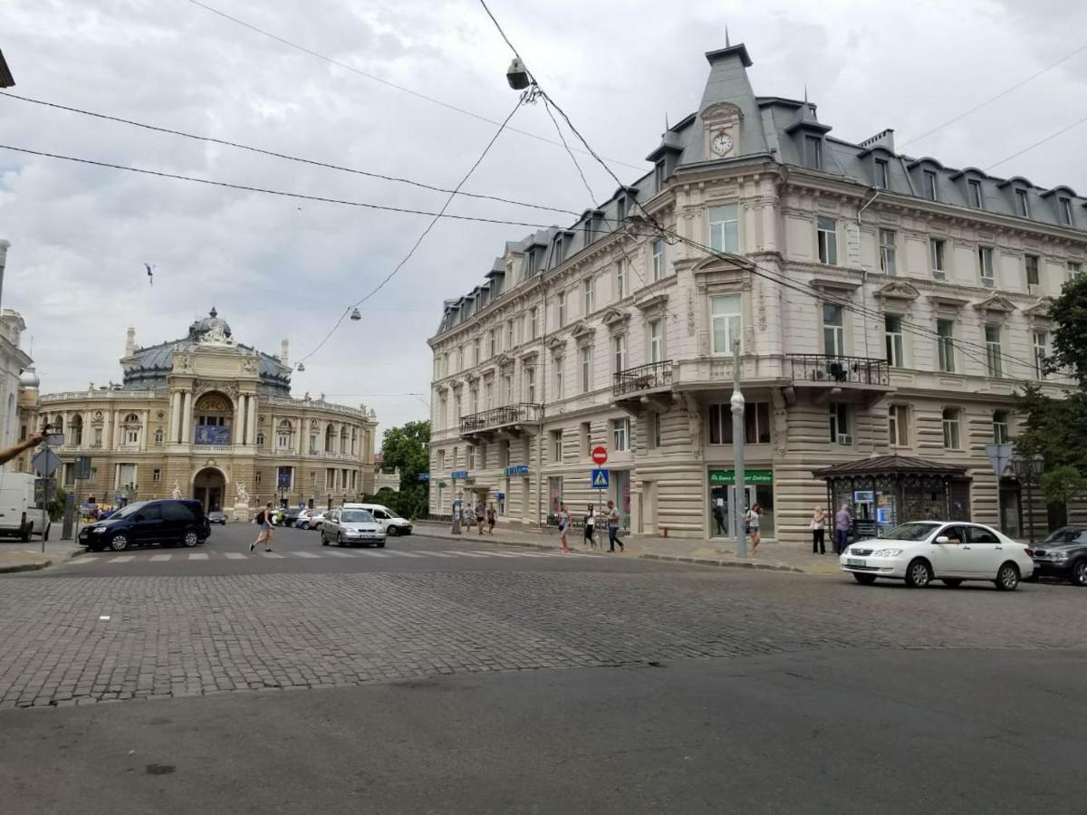 Apartmens Near Opera House Apartamento Odesa Exterior foto