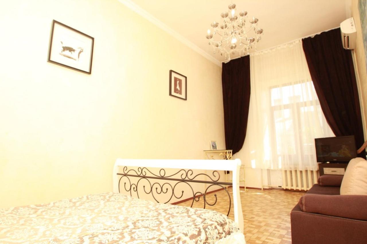 Apartmens Near Opera House Apartamento Odesa Exterior foto